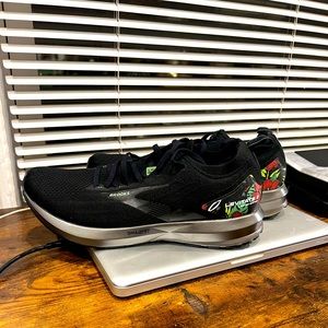 Brooks Levitate 3- Size 10 BRAND NEW